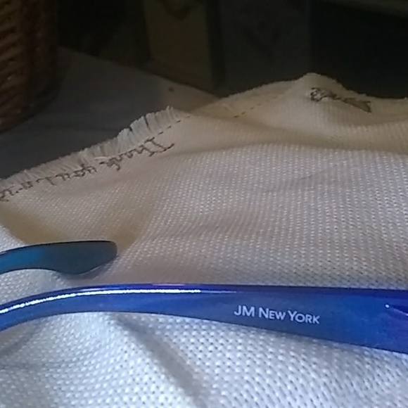 Jones New York Reading Glasses - Picture 4 of 7